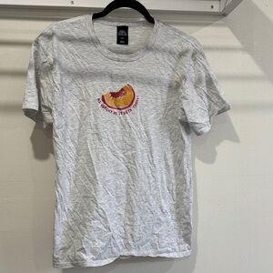 Amazon Gray Short Sleeve Tee with Peach Graphic